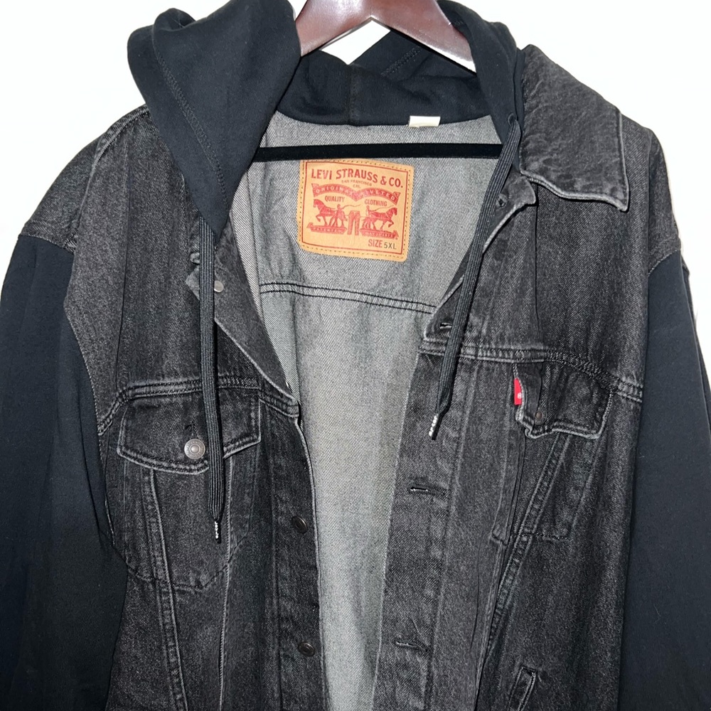 Black Levi’s Jean jacket with hood 5XL